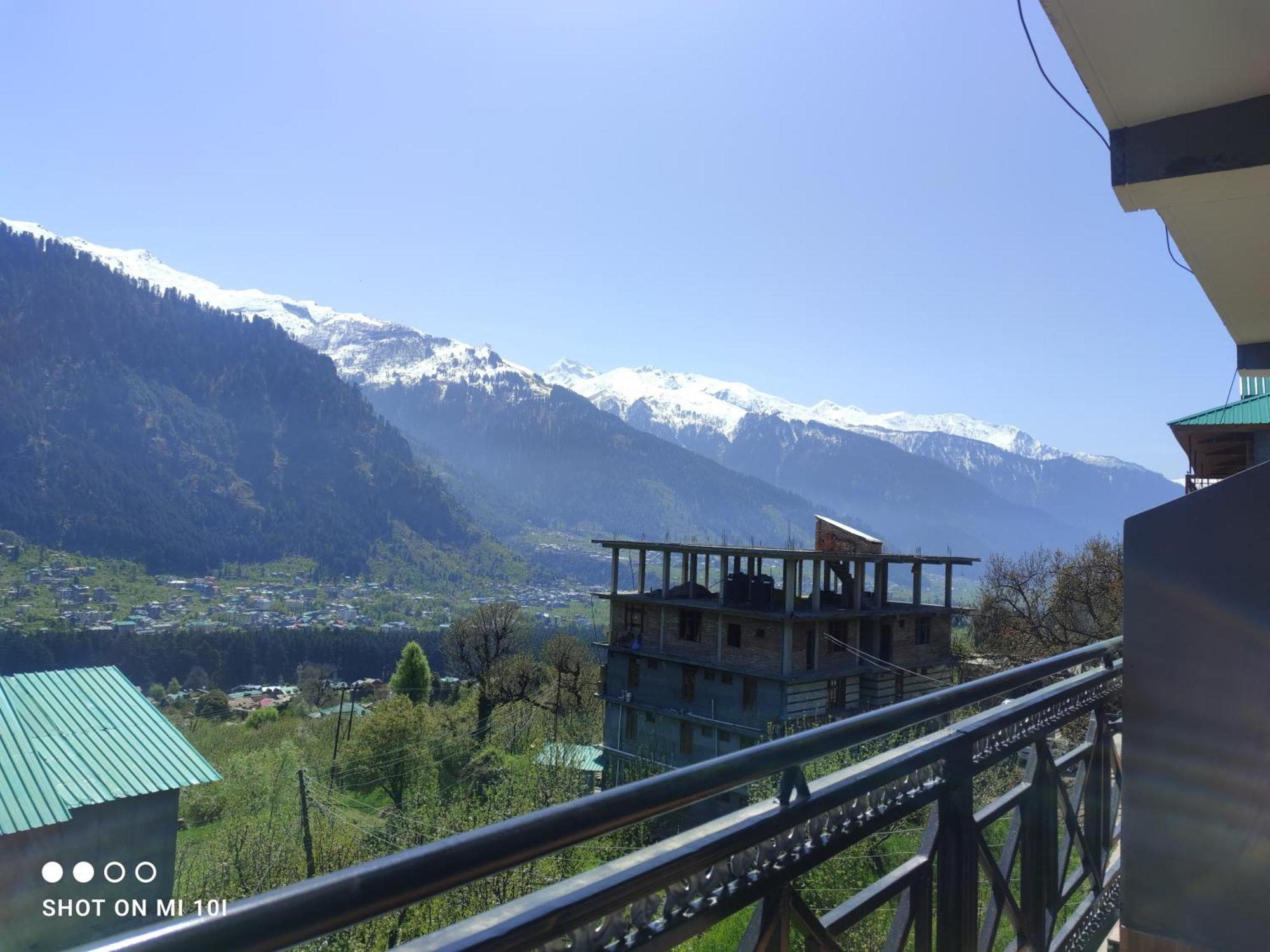 Krishana Cottage A Pure Veg !!!300 M From Hadimba Temple!!!Balcony Rooms!!!Veg Restaurant!!!Couple Friendly!!!Family Cottage!!! Manali  Exterior photo