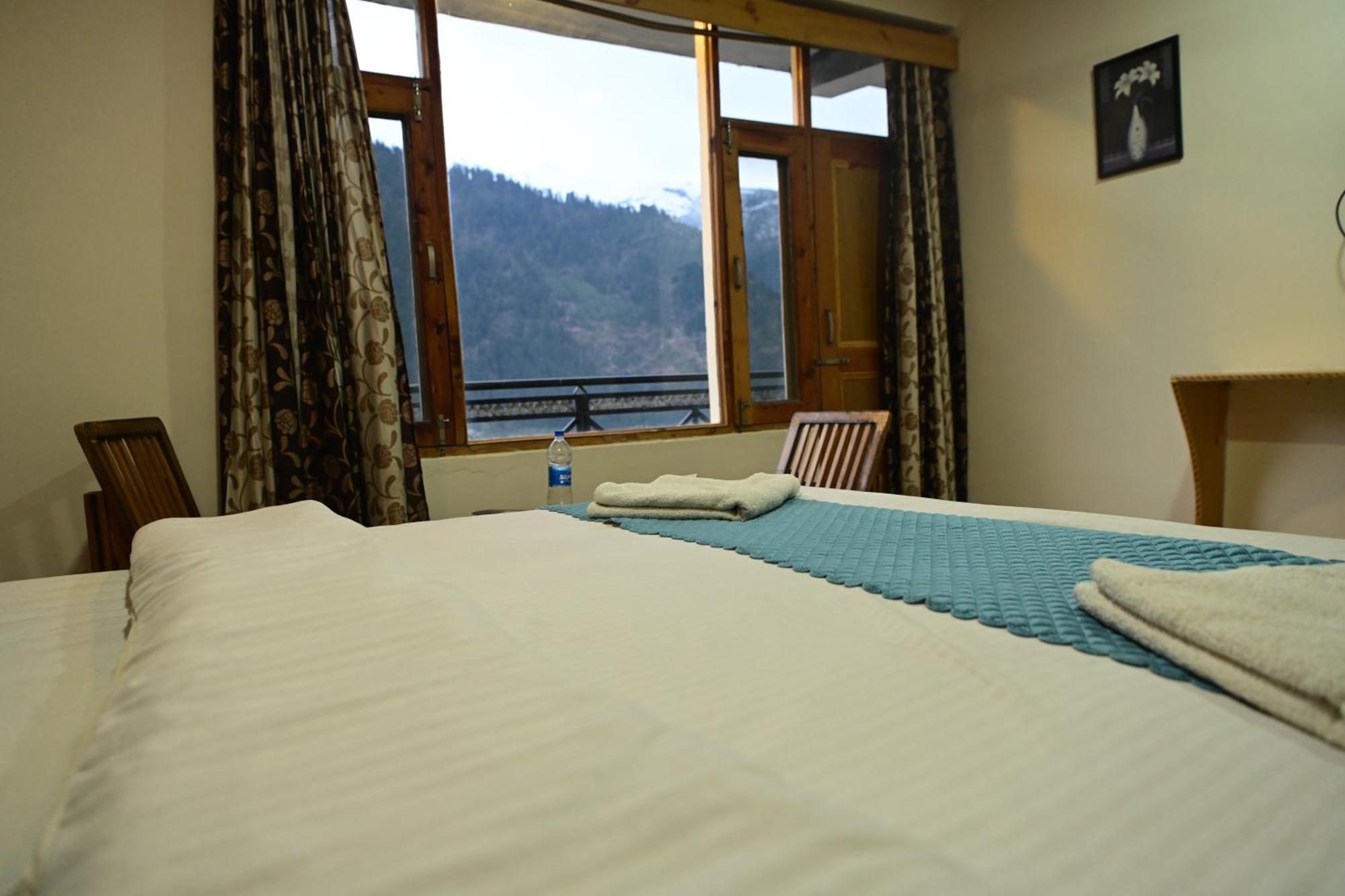 Krishana Cottage A Pure Veg !!!300 M From Hadimba Temple!!!Balcony Rooms!!!Veg Restaurant!!!Couple Friendly!!!Family Cottage!!! Manali  Exterior photo